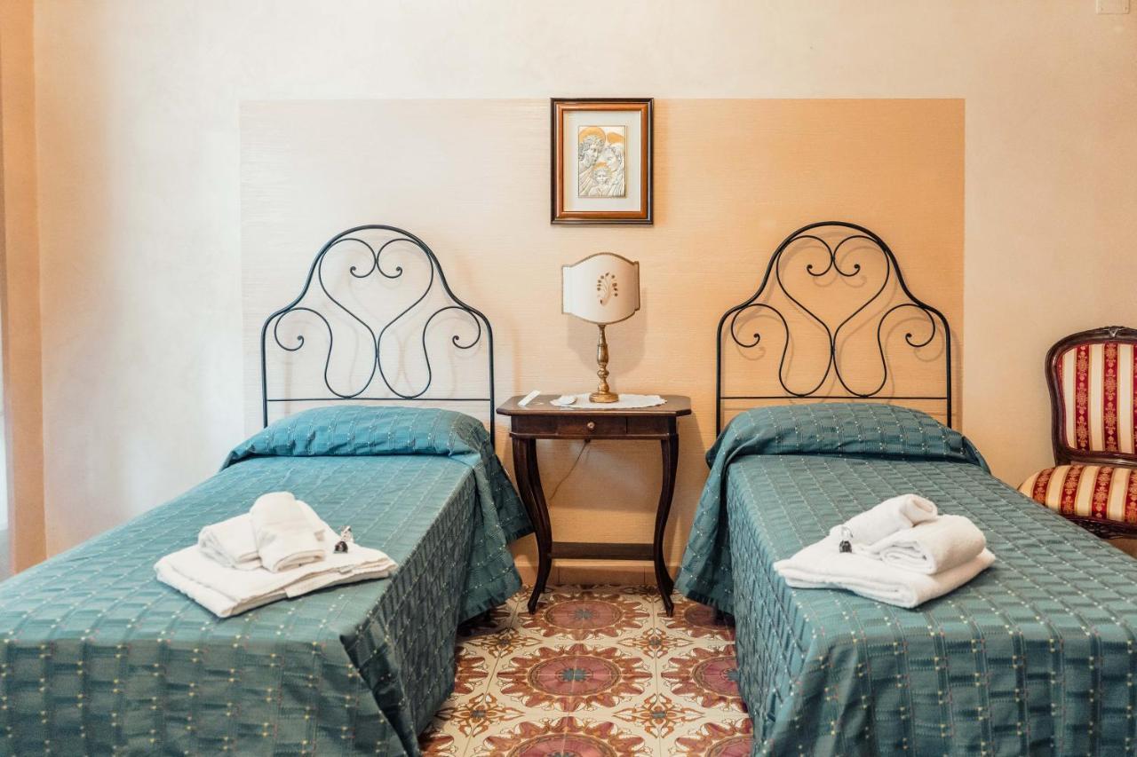 B&B Elvira Al Duomo Монреале Экстерьер фото